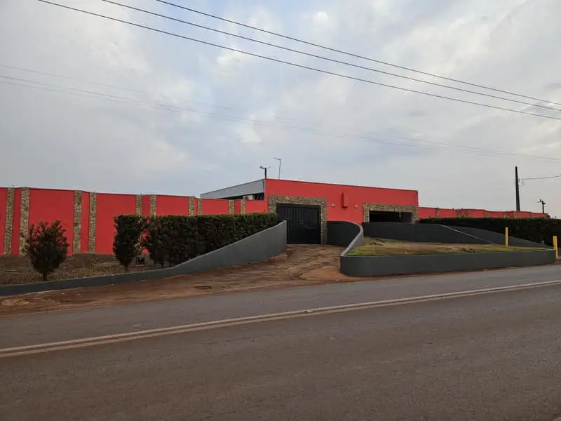 Acesso reservado às suítes do Dallas Motel